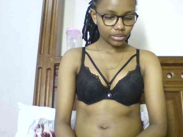 Naughtylittlemissy webcam