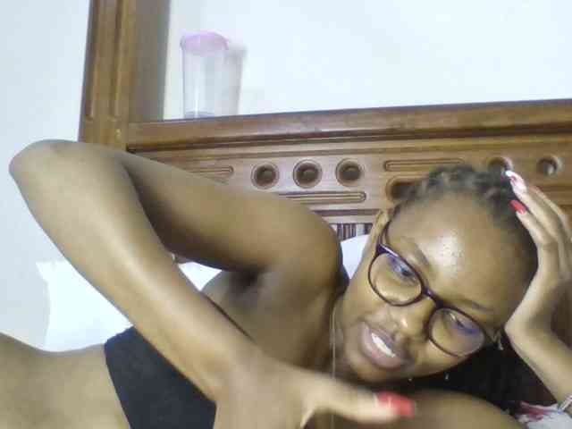 Naughtylittlemissy webcam