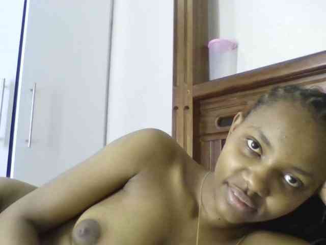 Naughtylittlemissy webcam