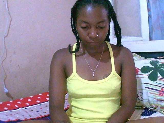 maliah's BongaCams show and profile