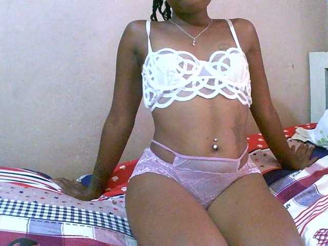 maliah's BongaCams show and profile