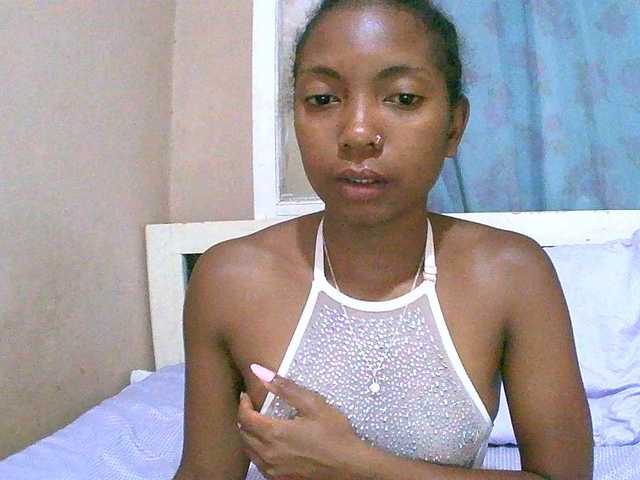 maliah's BongaCams show and profile