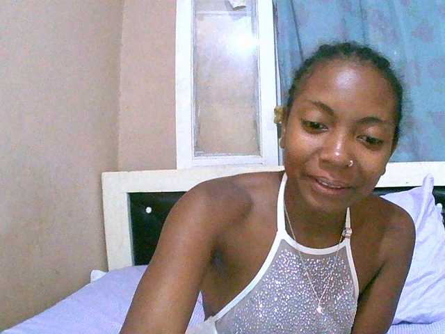 maliah's BongaCams show and profile