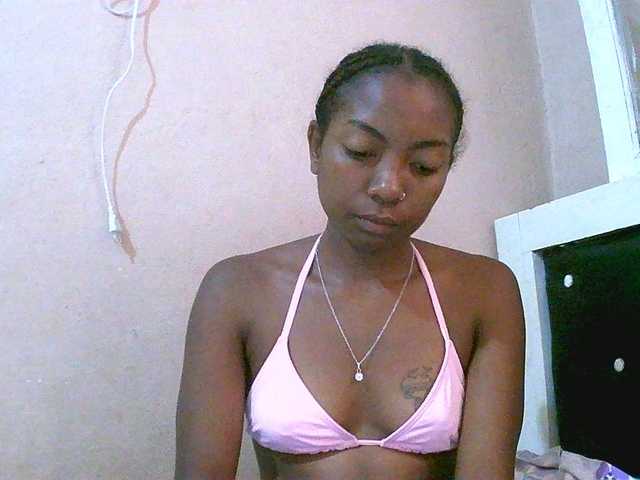 maliah's BongaCams show and profile