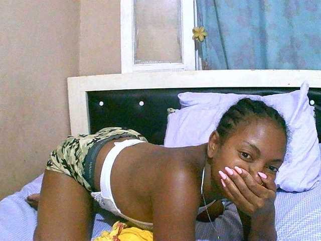 maliah's BongaCams show and profile