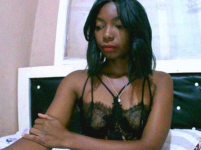 maliah's BongaCams show and profile