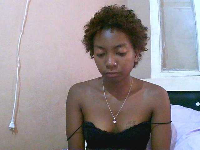 maliah's BongaCams show and profile