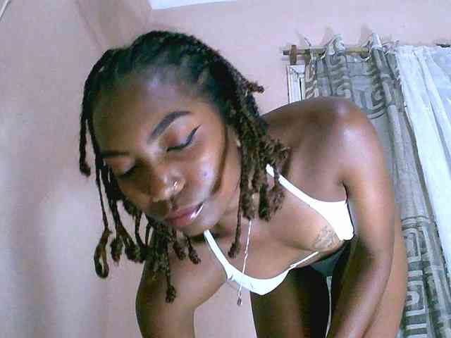 laetitianah webcam