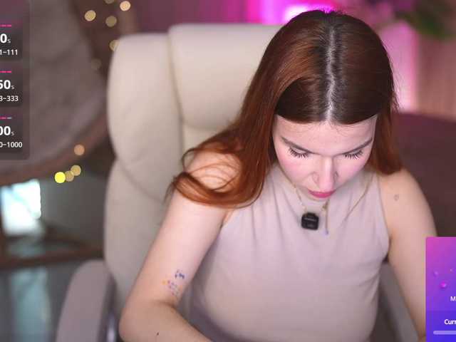 RedShinee's BongaCams show and profile