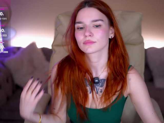 RedShinee's BongaCams show and profile