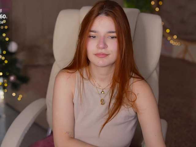 RedShinee's BongaCams show and profile