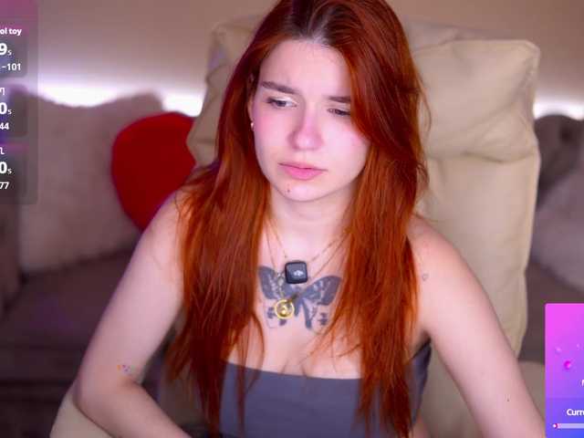 RedShinee's BongaCams show and profile