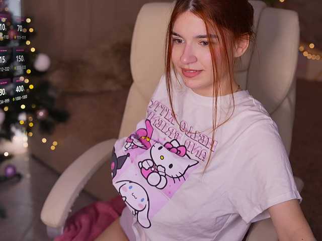 RedShinee's BongaCams show and profile