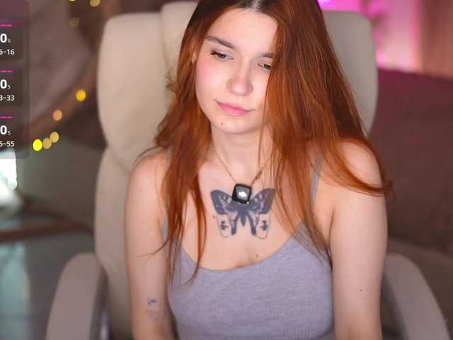 RedShinee's BongaCams show and profile