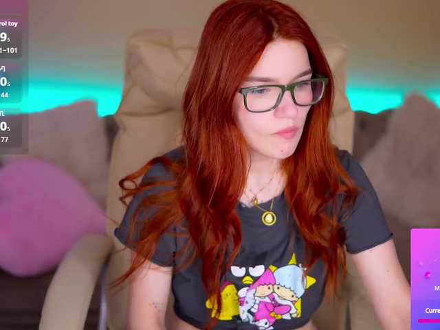 RedShinee's BongaCams show and profile