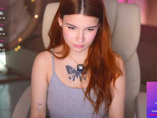 RedShinee's BongaCams show and profile