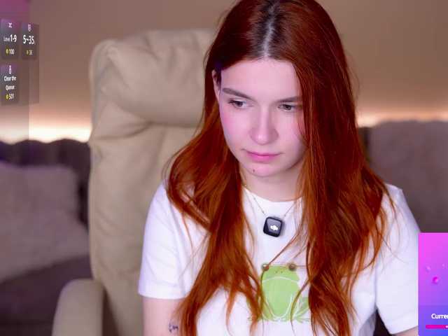 RedShinee's BongaCams show and profile