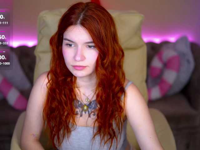 RedShinee's BongaCams show and profile