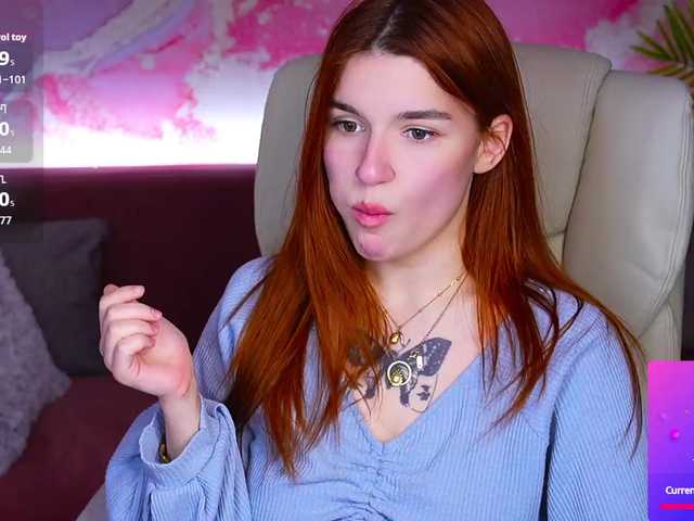 RedShinee's BongaCams show and profile