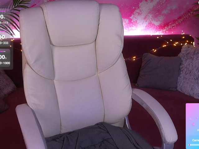 RedShinee's BongaCams show and profile