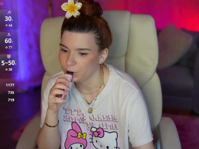 RedShinee from BongaCams