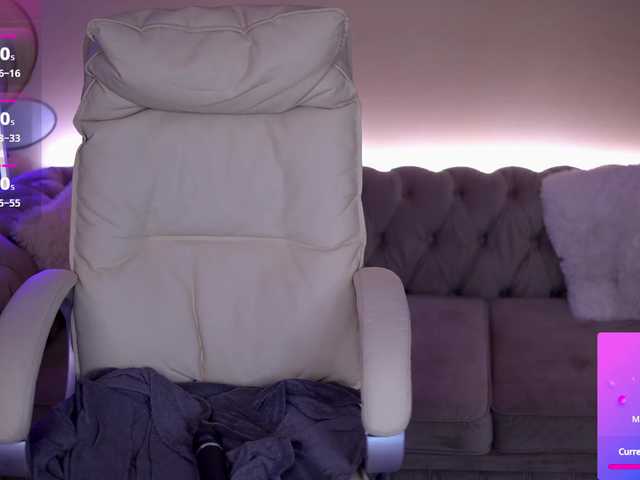 RedShinee's BongaCams show and profile