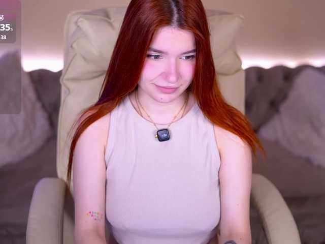 RedShinee's BongaCams show and profile