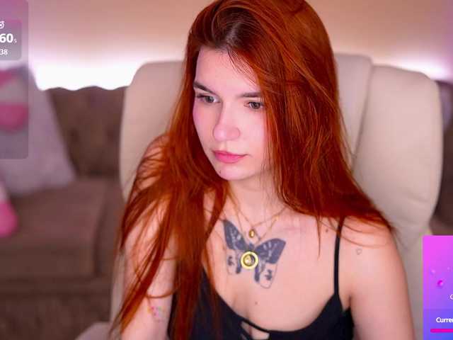 RedShinee's BongaCams show and profile