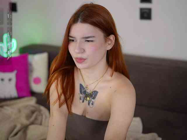 RedShinee Live Webcam on BongaCams