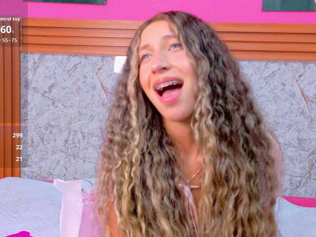 Beautifulskinny18's BongaCams show and profile