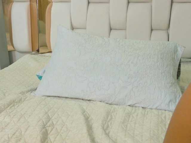 Beautifulskinny18's BongaCams show and profile