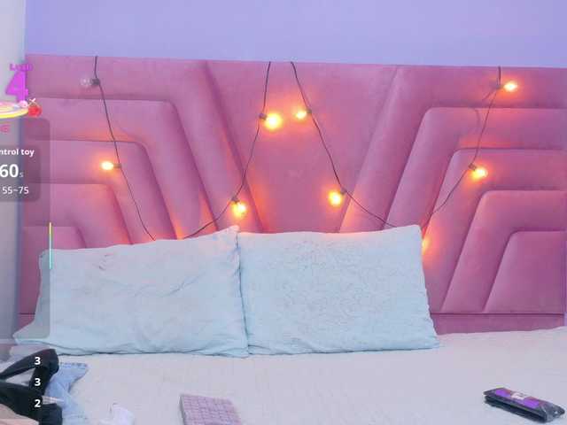 Beautifulskinny18's BongaCams show and profile