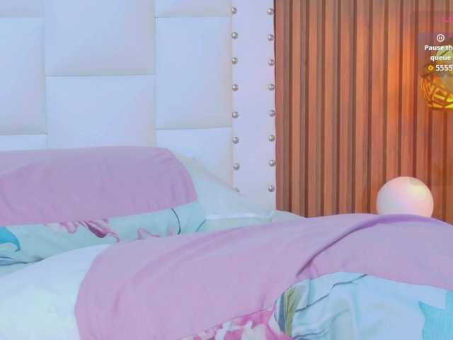 Beautifulskinny18's BongaCams show and profile