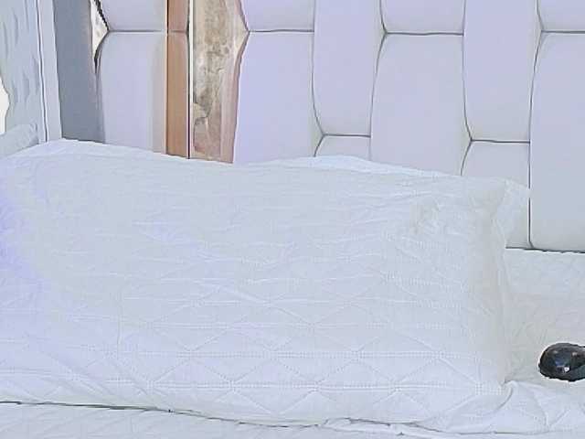 Beautifulskinny18's BongaCams show and profile