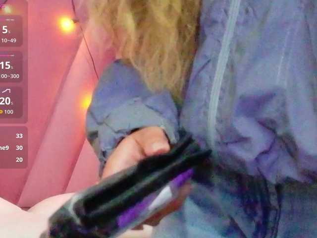 Beautifulskinny18's BongaCams show and profile