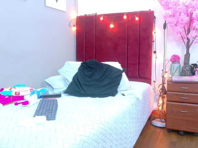  Beautifulskinny18 chat room