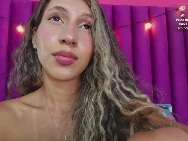Beautifulskinny18's BongaCams show and profile