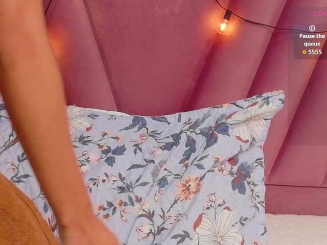 Beautifulskinny18's BongaCams show and profile