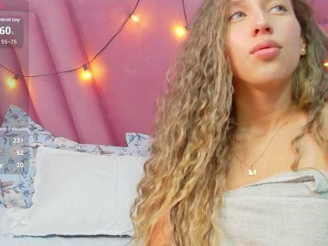 Beautifulskinny18's BongaCams show and profile