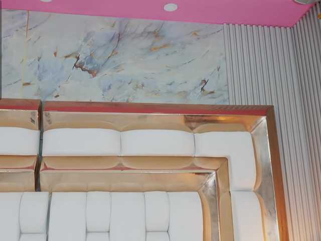 Beautifulskinny18's BongaCams show and profile