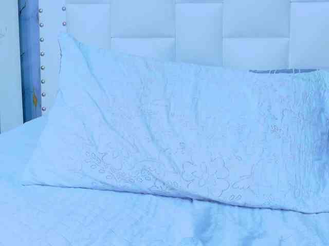 Beautifulskinny18 webcam