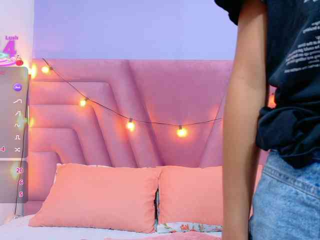 Beautifulskinny1... Live Webcam on BongaCams