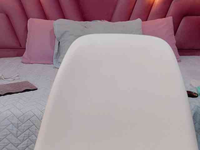 Beautifulskinny18 webcam