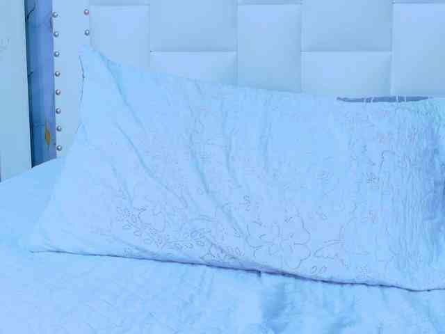 Beautifulskinny18 webcam