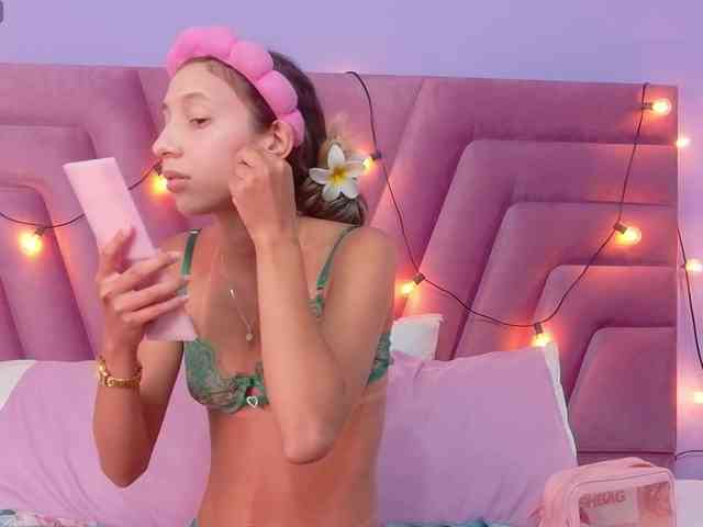 Beautifulskinny18 webcam