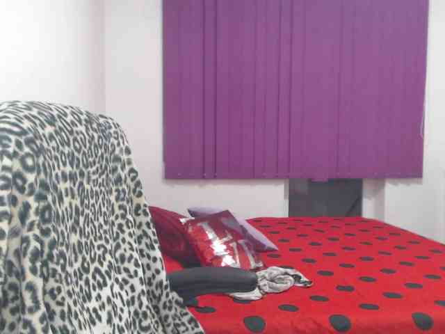 Iuliaxxxtasyy webcam