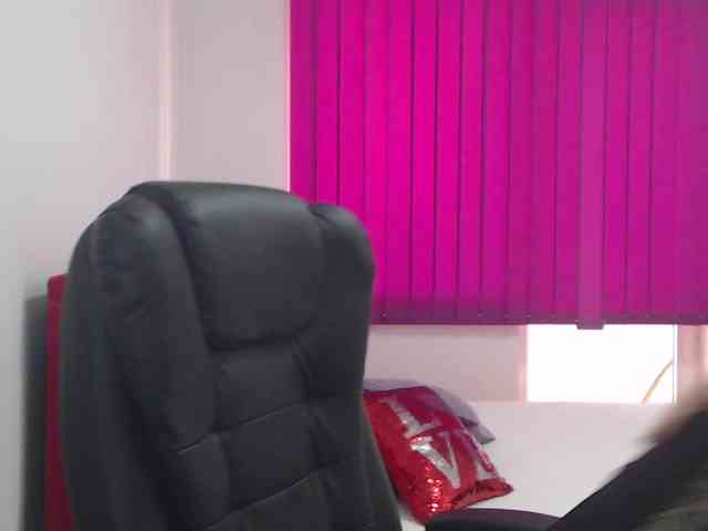 Iuliaxxxtasyy webcam