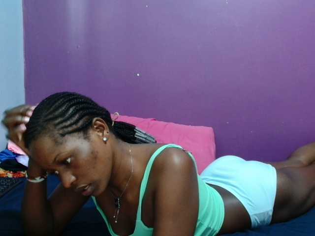  Petitegirly chat room