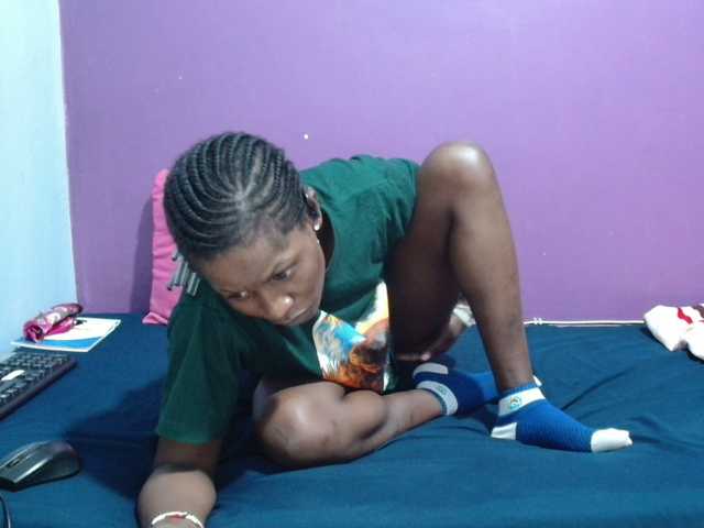 Petitegirly on BongaCams 