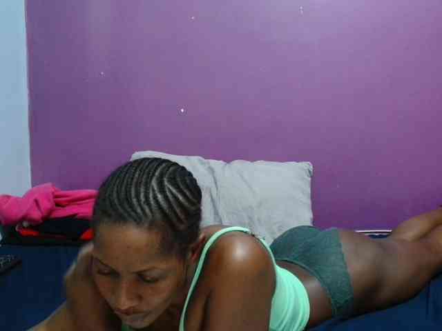 Petitegirly webcam
